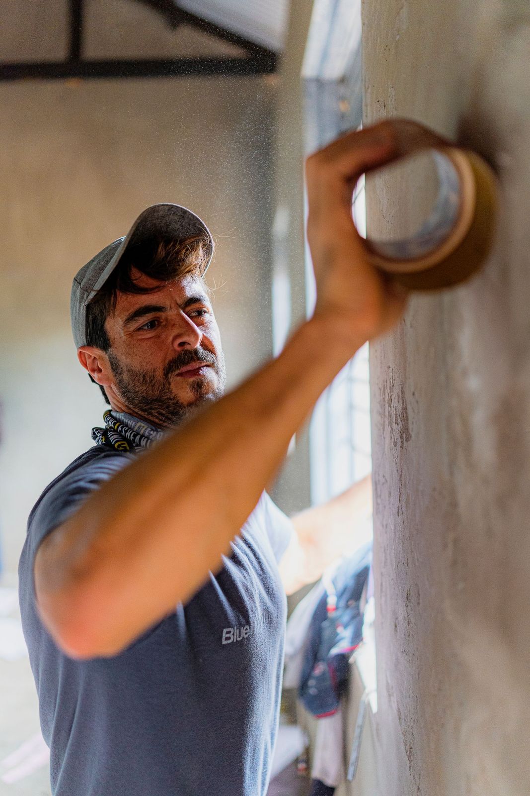 Taping a drywall seam